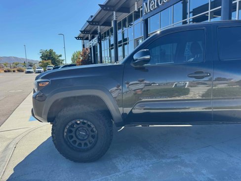 Used 2017 Toyota Tacoma SR image 2