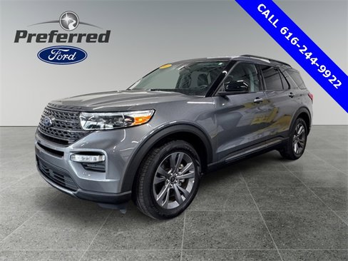 Used 2022 Ford Explorer XLT w/ Equipment Group 202A image 2
