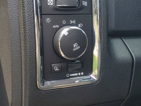 Used 2016 RAM 1500 Laramie w/ Convenience Group image 14