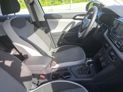 Certified 2022 Volkswagen Taos S w/ IQ Drive S Package image 10