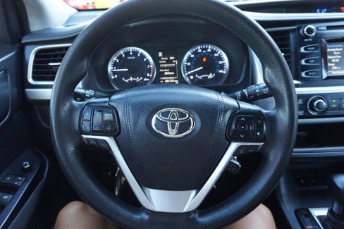 Used 2017 Toyota Highlander FWD V6 image 27