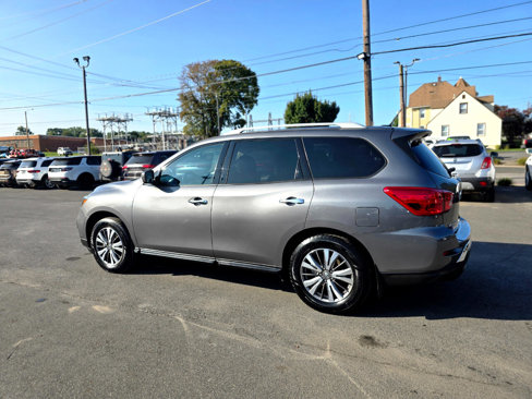 Used 2017 Nissan Pathfinder S image 3
