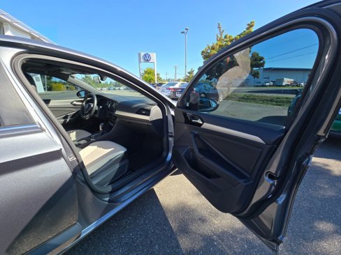 Used 2019 Volkswagen Jetta R-Line image 10