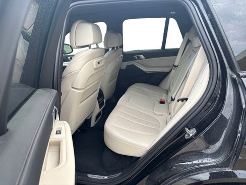 Used 2022 BMW X5 xDrive40i w/ M Sport Package image 24