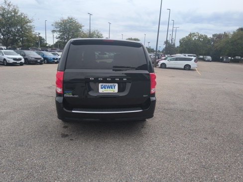 Used 2020 Dodge Grand Caravan SXT image 4