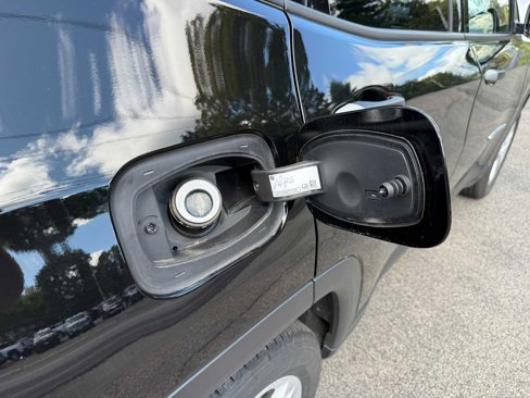 Used 2023 Jeep Compass Sport image 29