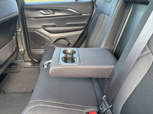 New 2025 Jeep Grand Cherokee Laredo w/ Luxury Tech Group I image 17