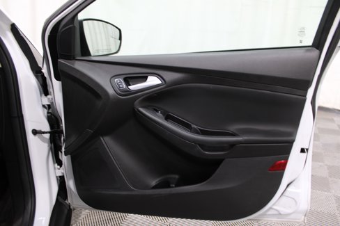 Used 2017 Ford Focus SE image 26