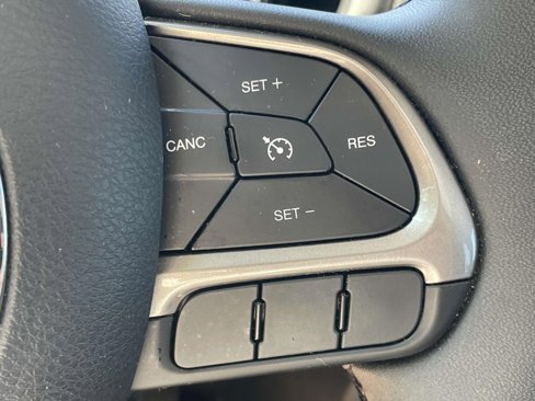 Used 2022 Jeep Renegade Latitude w/ Sun/Sound Group image 26