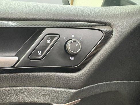 Used 2015 Volkswagen Golf SEL image 22