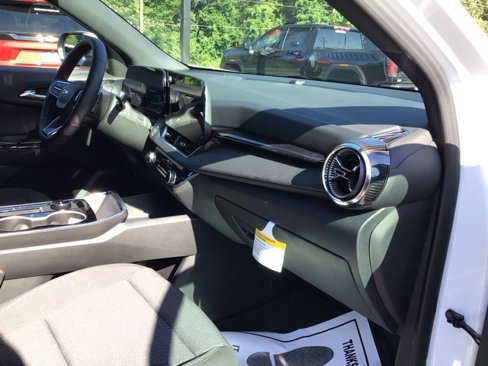 New 2026 Chevrolet Equinox LT w/ LPO, Floor Liner Package image 30