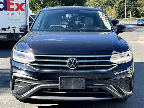 Used 2022 Volkswagen Tiguan S image 2