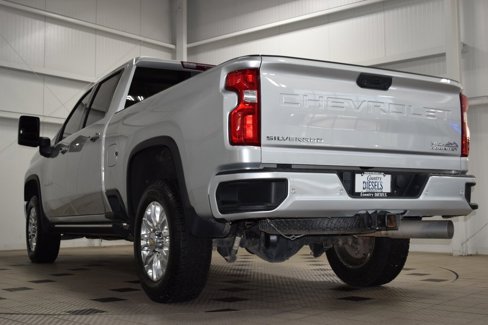 Used 2022 Chevrolet Silverado 2500 High Country w/ Technology Package image 5