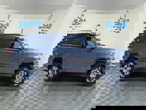 Used 2018 Jeep Grand Cherokee Laredo image 5