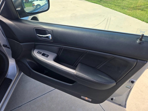 Used 2005 Honda Accord EX-L image 8
