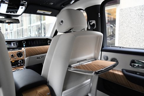New 2025 Rolls-Royce Cullinan image 12