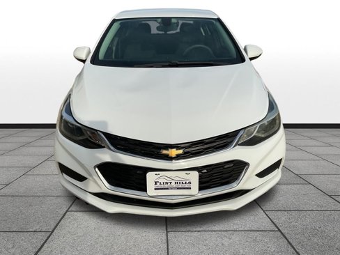 Used 2017 Chevrolet Cruze LT image 8