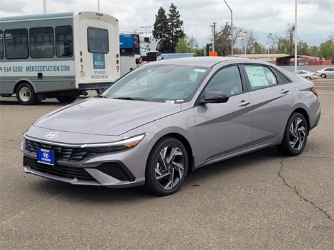 New 2025 Hyundai Elantra SEL image 8