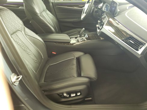 Used 2019 BMW 530i xDrive w/ Luxury Seating Package image 14