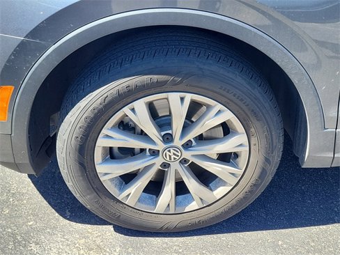 Used 2020 Volkswagen Tiguan S image 5