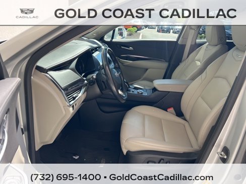 Used 2020 Cadillac XT4 Luxury w/ Cold Weather Package image 14