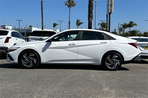Certified 2025 Hyundai Elantra Sport image 7