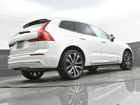 Certified 2023 Volvo XC60 B5 Ultimate w/ Protection Package Premier image 27