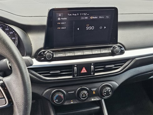 Used 2023 Kia Forte LXS image 9