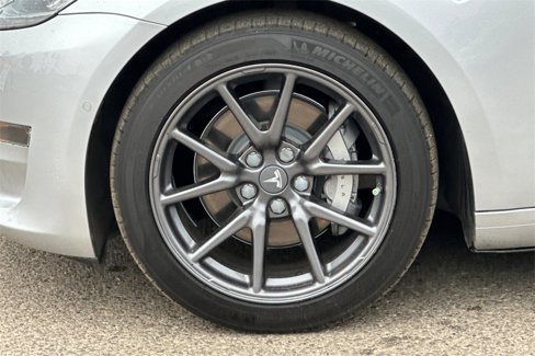 Used 2018 Tesla Model 3 Long Range image 29