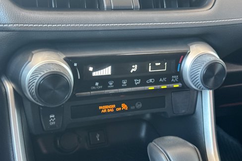 Certified 2022 Toyota RAV4 LE image 26