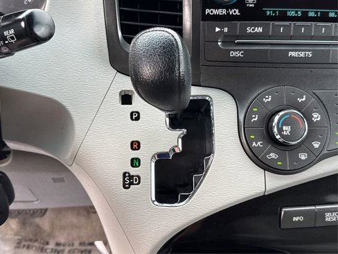 Used 2012 Toyota Sienna LE image 36