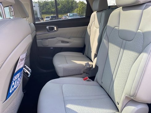 Used 2023 Kia Sorento SX Prestige w/ Panoramic Sunroof Package image 19