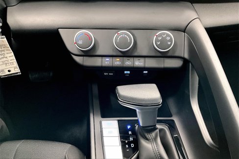 Certified 2025 Hyundai Elantra SE image 23