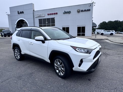 Used 2020 Toyota RAV4 XLE Premium image 30