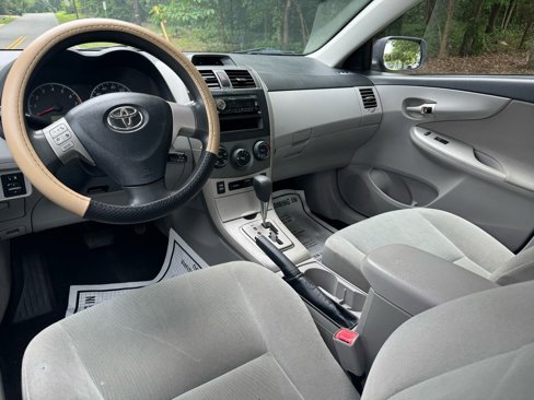Used 2013 Toyota Corolla LE image 22