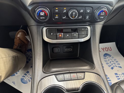 Used 2023 GMC Acadia SLT image 28