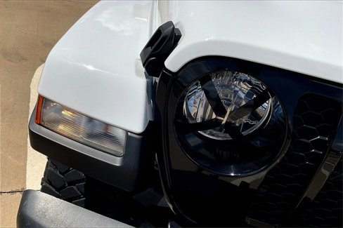 Used 2021 Jeep Gladiator Willys image 29