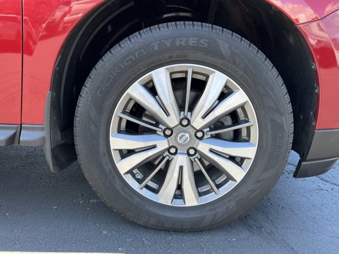 Used 2018 Nissan Pathfinder SL image 11