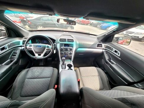Used 2014 Ford Explorer XLT image 17