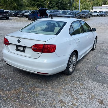 Used 2014 Volkswagen Jetta SEL image 4