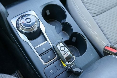 Used 2021 Ford Escape SE w/ SE Sport Appearance Package image 21