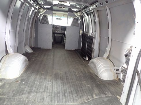 Used 2018 Chevrolet Express 2500 image 10