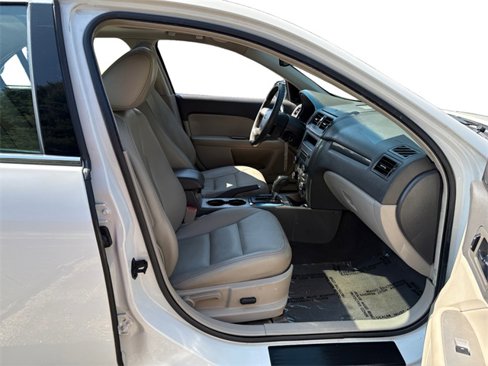 Used 2010 Ford Fusion SEL image 11