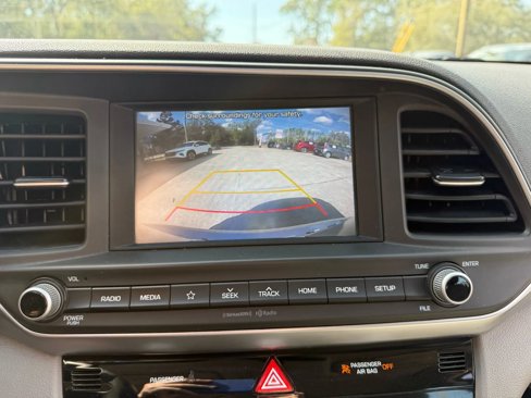 Used 2020 Hyundai Elantra SEL image 22