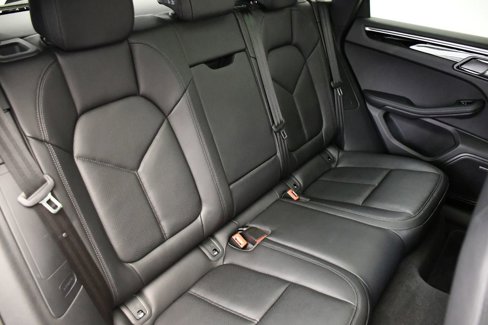 Certified 2025 Porsche Macan Turbo image 58