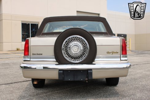 Used 1989 Chrysler New Yorker image 3