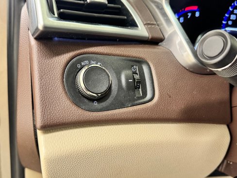 Used 2015 Cadillac SRX Luxury w/ Driver Awareness Package image 21