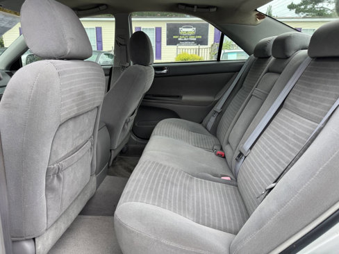Used 2005 Toyota Camry LE image 10