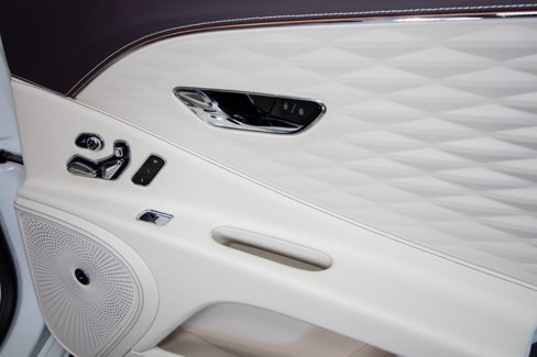 Used 2021 Bentley Flying Spur W12 image 64