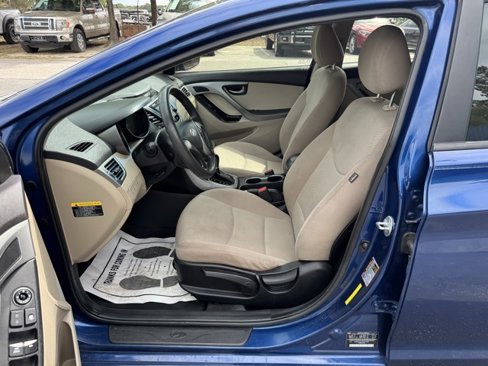 Used 2015 Hyundai Elantra SE image 15